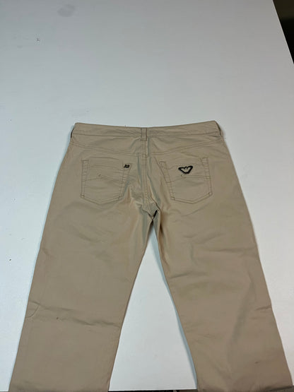 Entdecke unsere Vintage Track Pants von Nike und anderen Marken, erhältlich bei Valuxery.de - Dein Shop für trendige Vintage - Kleidung. Unsere Track Pants sind aus hochwertigen Materialien und