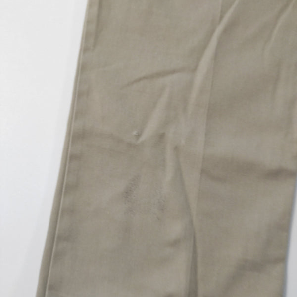 Entdecke unsere Vintage Track Pants von Nike und anderen Marken, erhältlich bei Valuxery.de - Dein Shop für trendige Vintage-Kleidung. Unsere Track Pants sind aus hochwertigen Materialien und